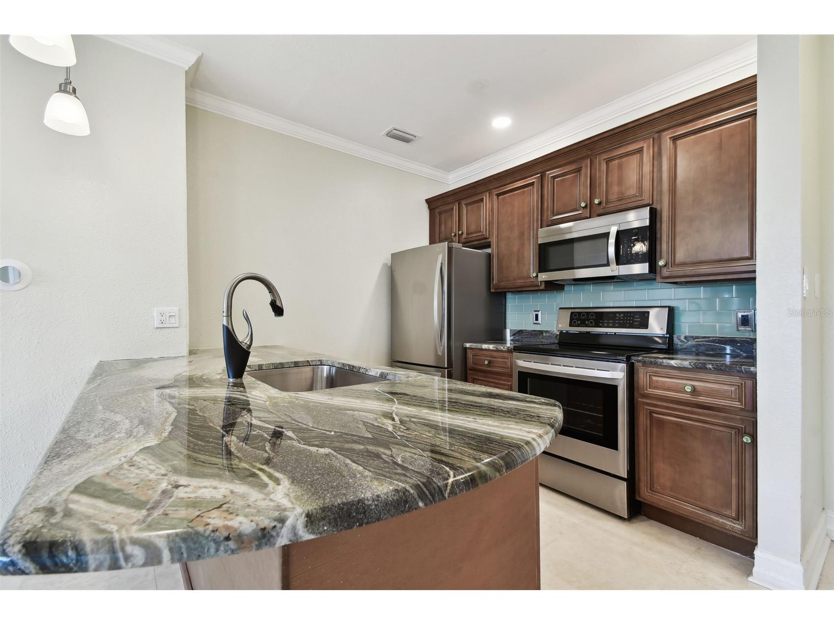  Tampa FL 33611 TB8515856 image6
