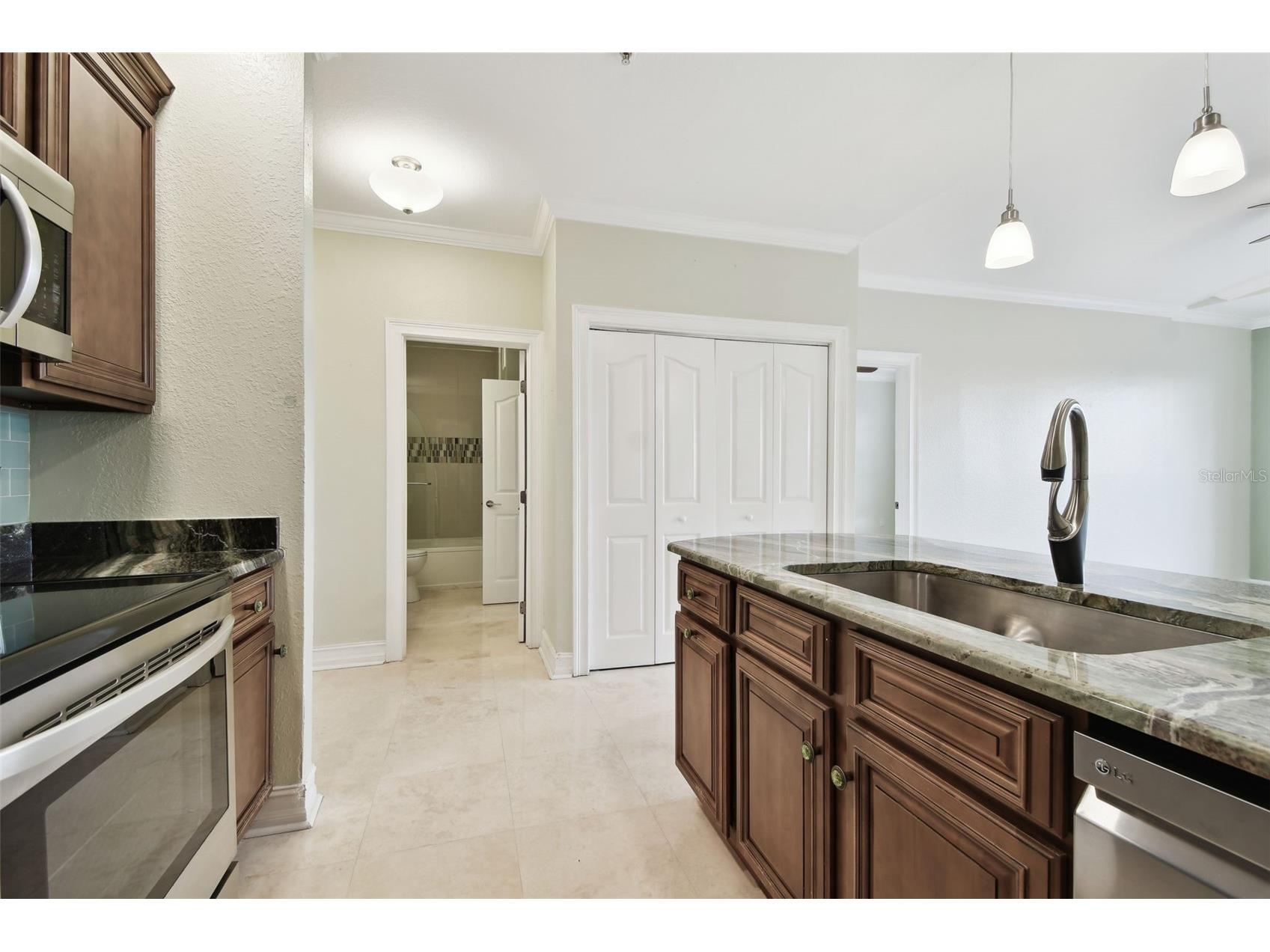  Tampa FL 33611 TB8515856 image8