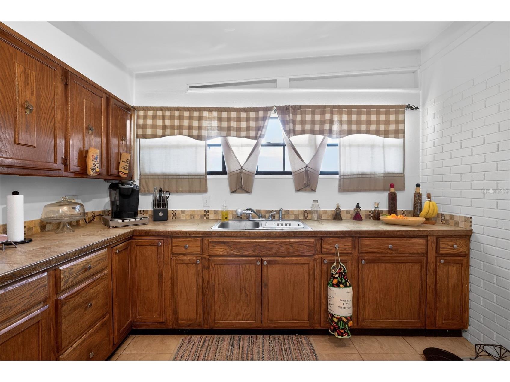 2015 Clarice Circle Tampa FL 33619 O6407905 image7