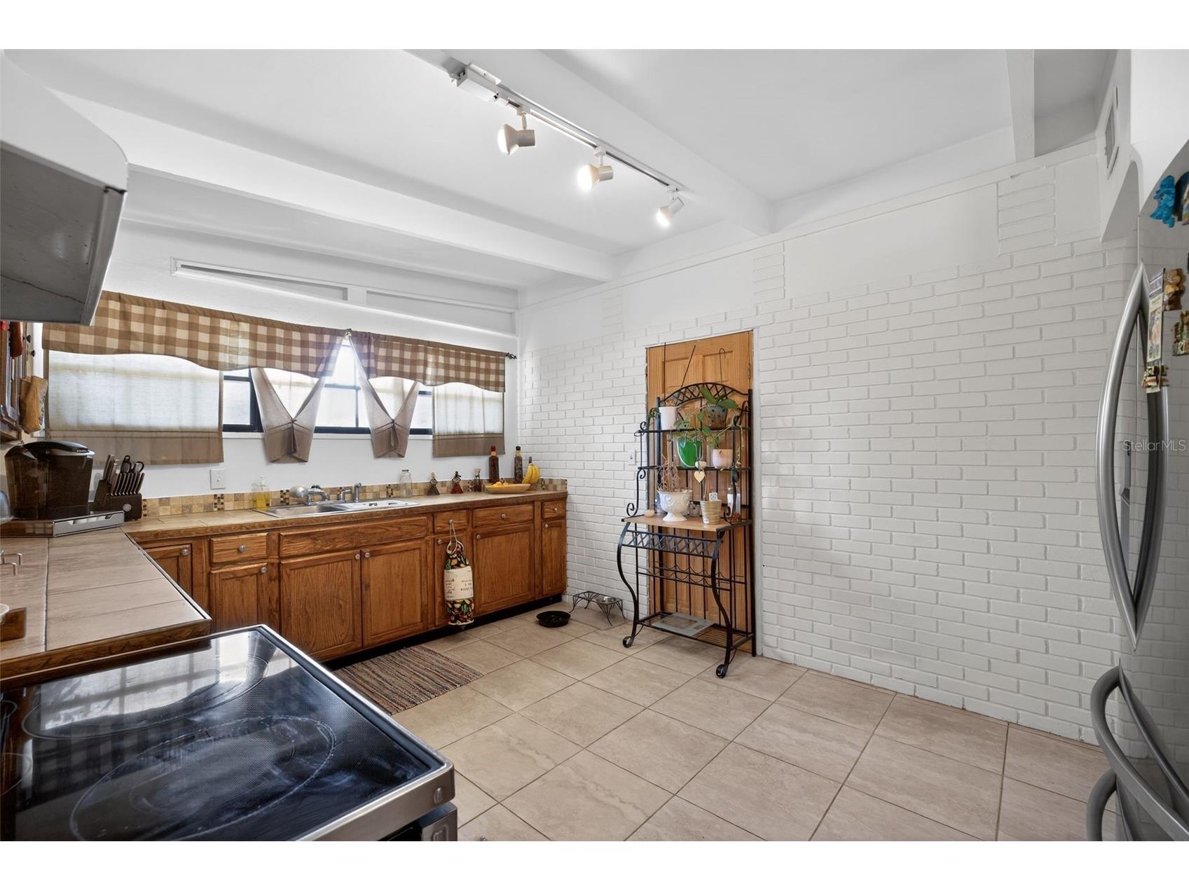2015 Clarice Circle Tampa FL 33619 O6407905 image8