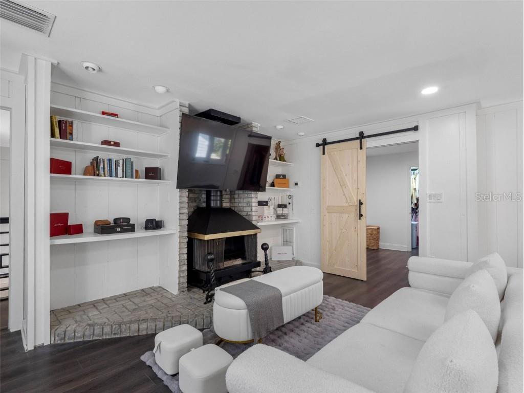  Tampa FL 33629 TB8449921 image30