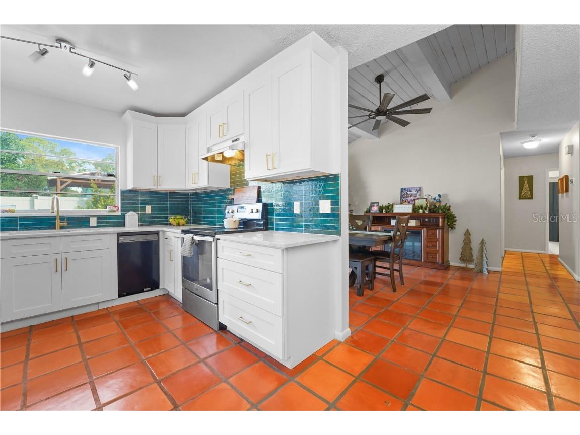 7523 Barry Road Tampa FL 33634 TB8455960 image12