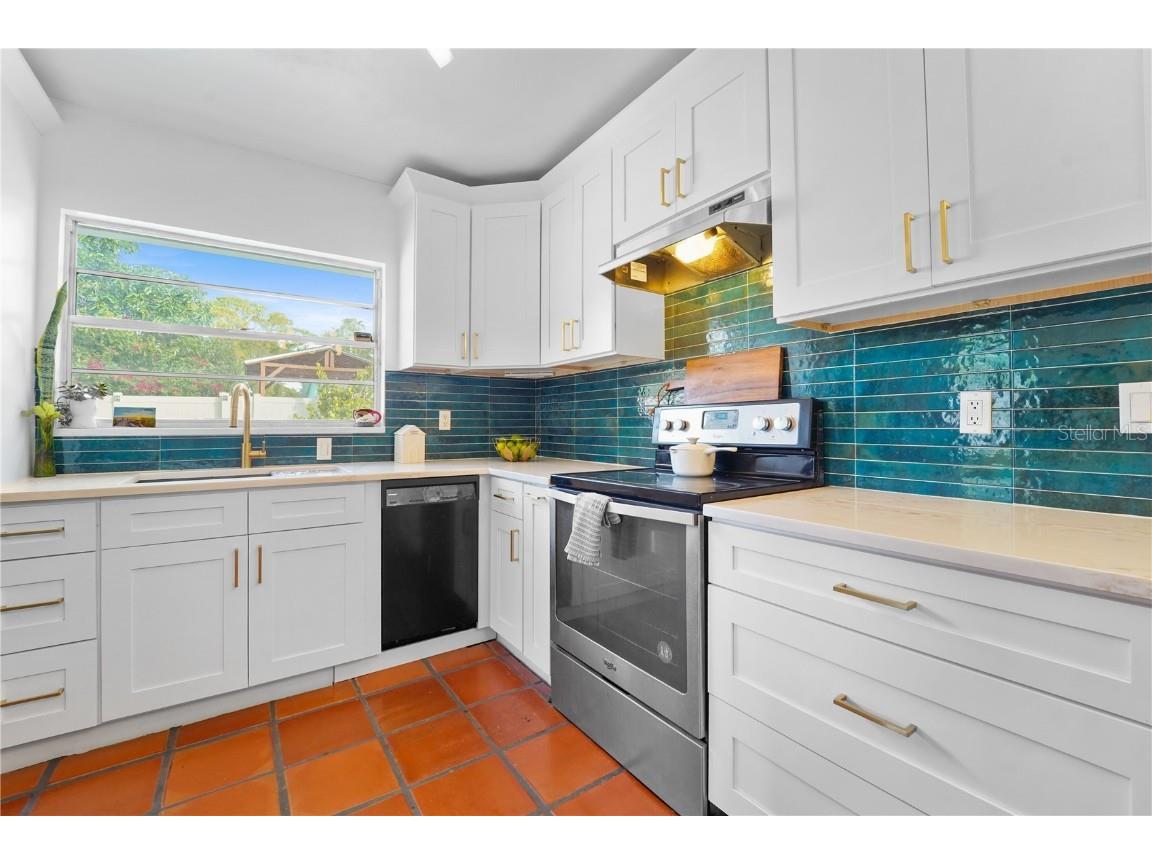 7523 Barry Road Tampa FL 33634 TB8455960 image13