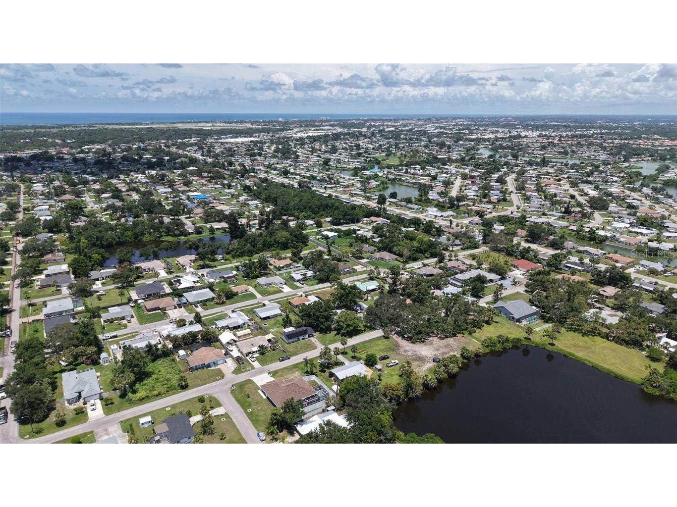 Valencia Road Venice FL 34293 A4659359 image26