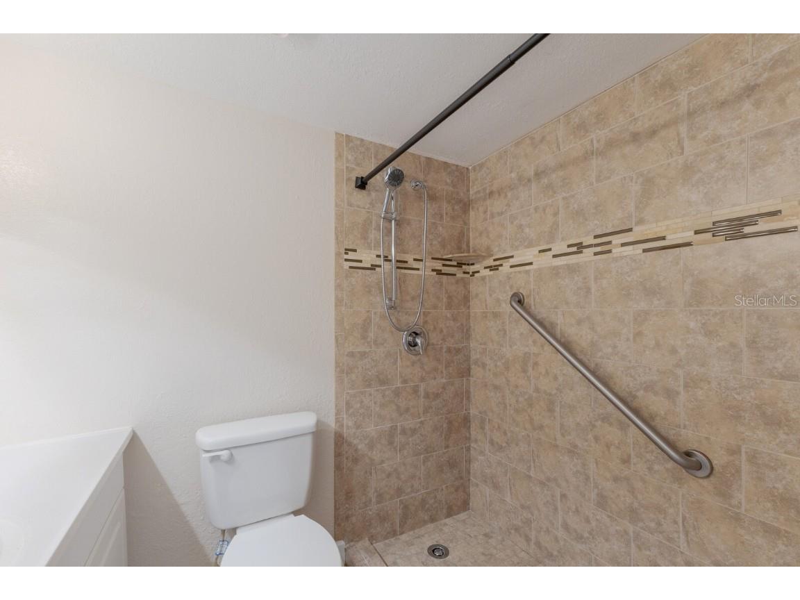  Venice FL 34292 A4665253 image16