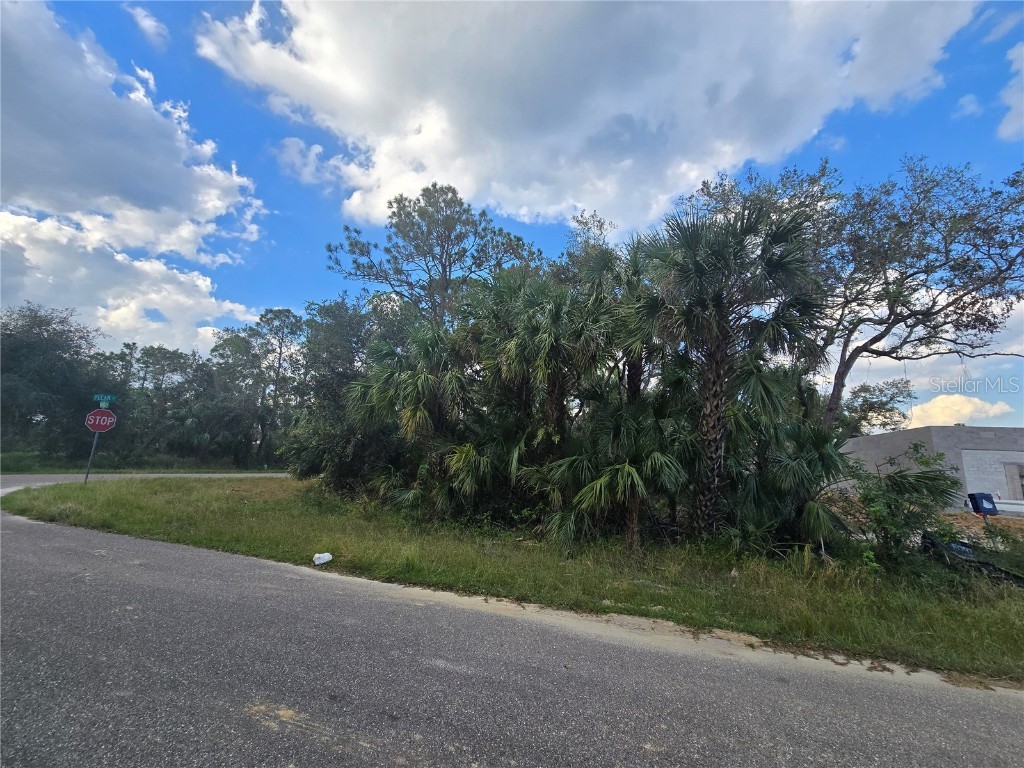 Walmsley Avenue North Port FL 34287 A4629289 image1
