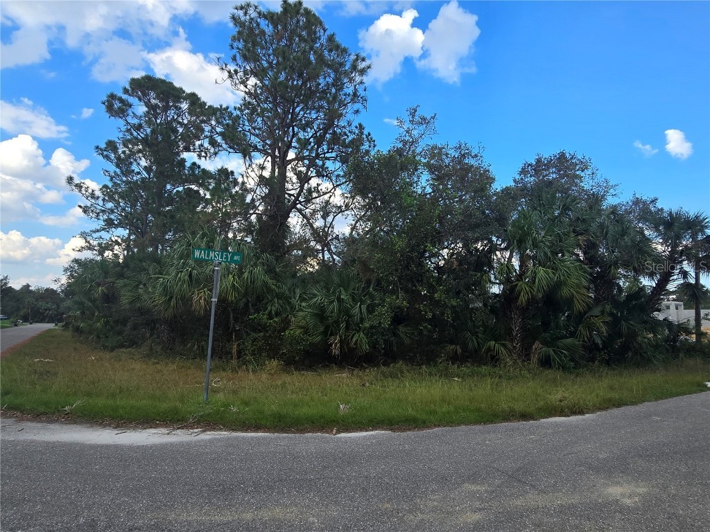 Walmsley Avenue North Port FL 34287 A4629289 image2