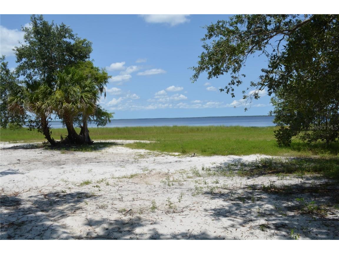 Winona Drive Geneva FL 32732 - LAKE HARNEY O6118179 image1