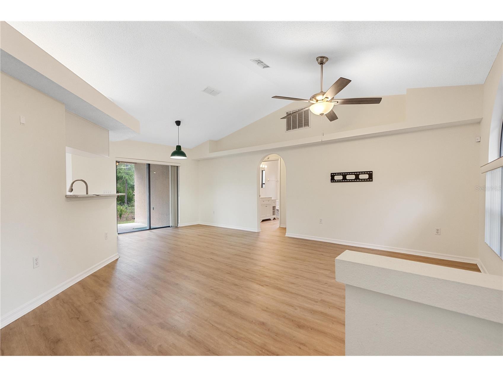 7121 Bastian Court Weeki Wachee FL 34613 W7885860 image5