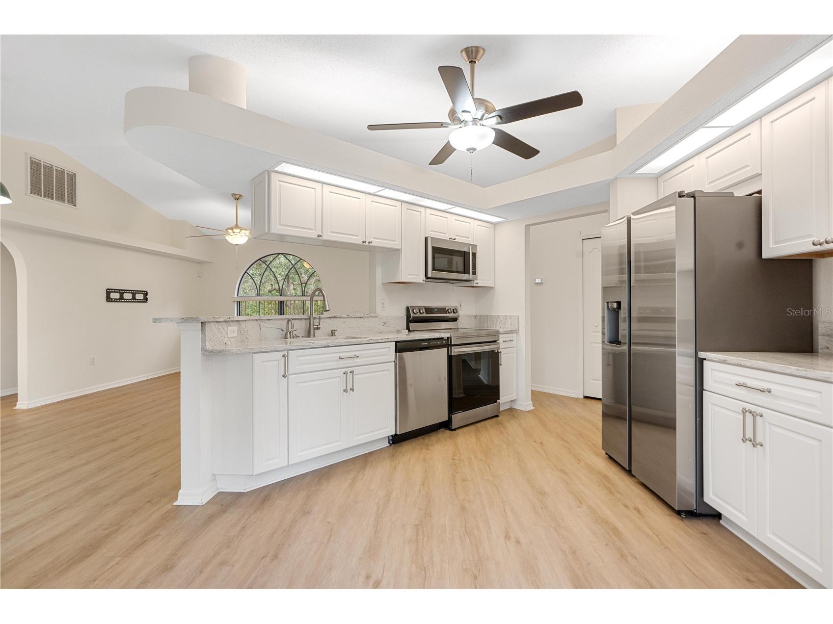 7121 Bastian Court Weeki Wachee FL 34613 W7885860 image9