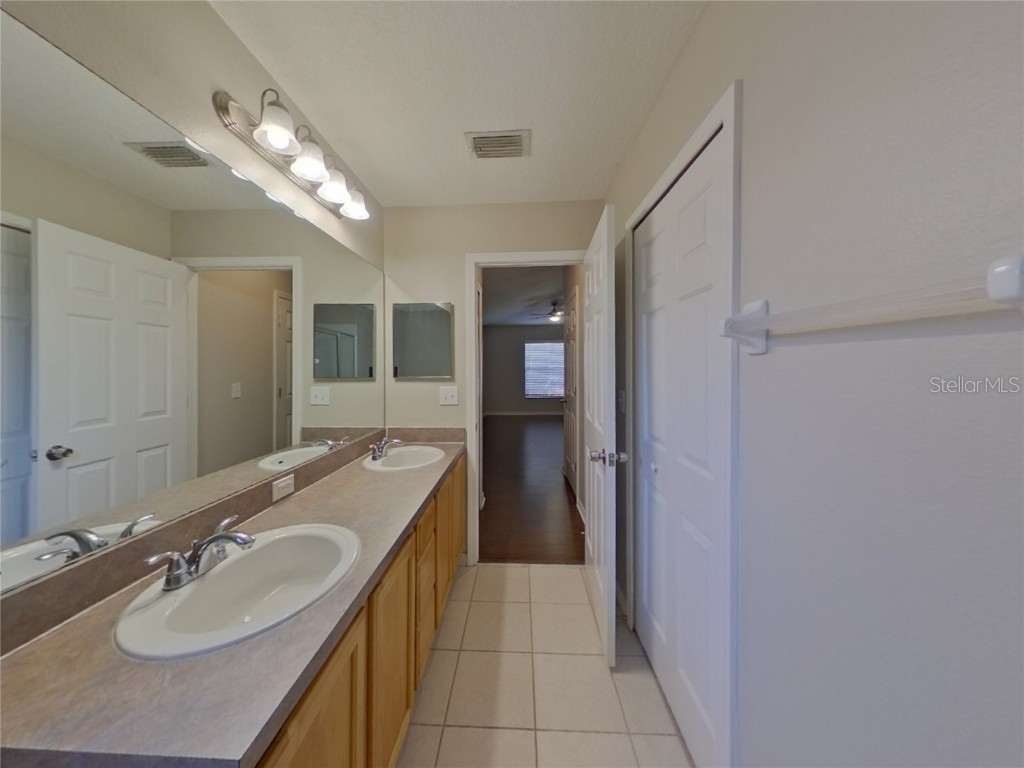  Wesley Chapel FL 33545 TB8449329 image8