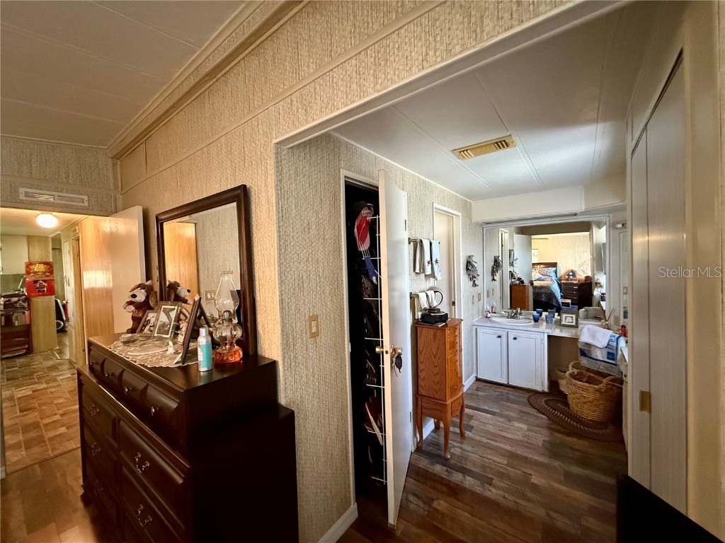  Wildwood FL 34785 - LAKE OKAHUMPKA G5104460 image9