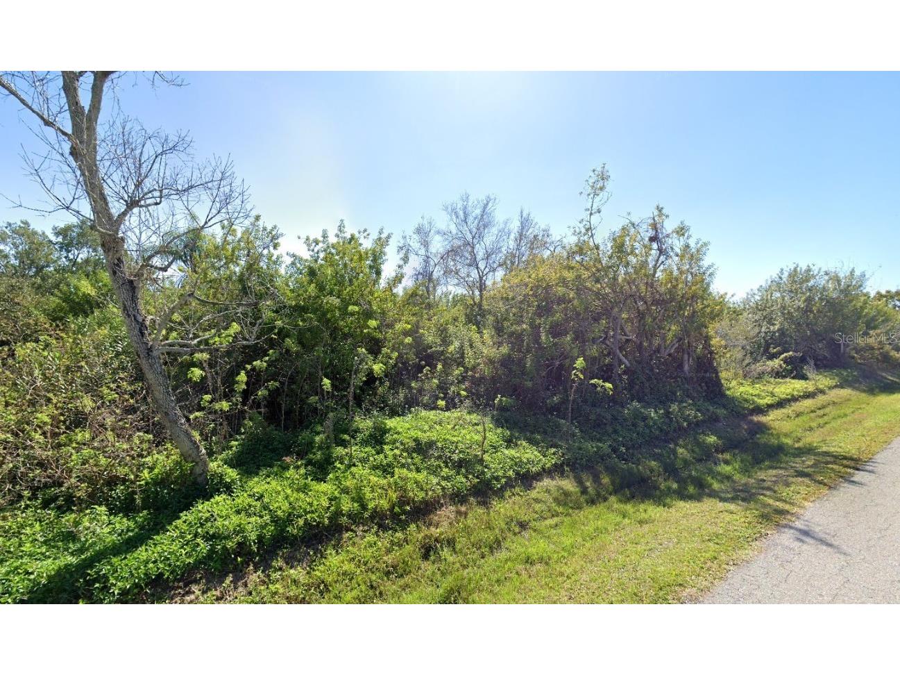 Yacht Club Drive Venice FL 34293 V4944481 image3