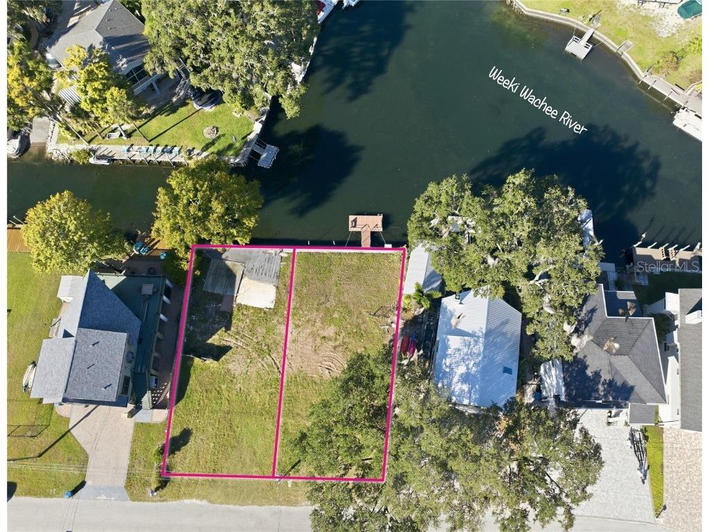 0 Circle Drive Weeki Wachee FL 34607 - WEEKI WACHEE RIVER W7880772 image1