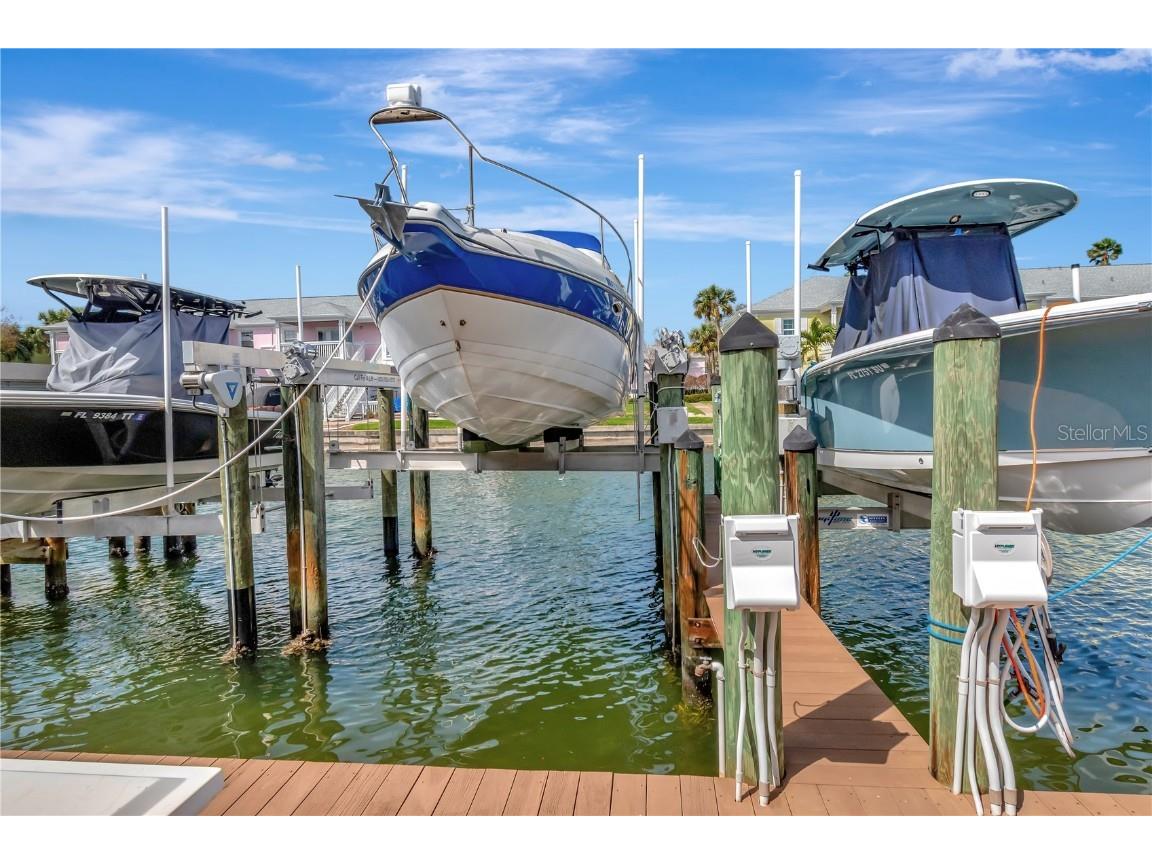 0 Coquina Key Drive SE #111SS Saint Petersburg FL 33705 - TAMPA BAY TB8357958 image1