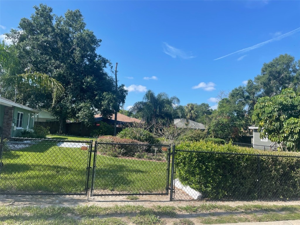 0 E Osborne Tampa FL 33610 U8208883 image1