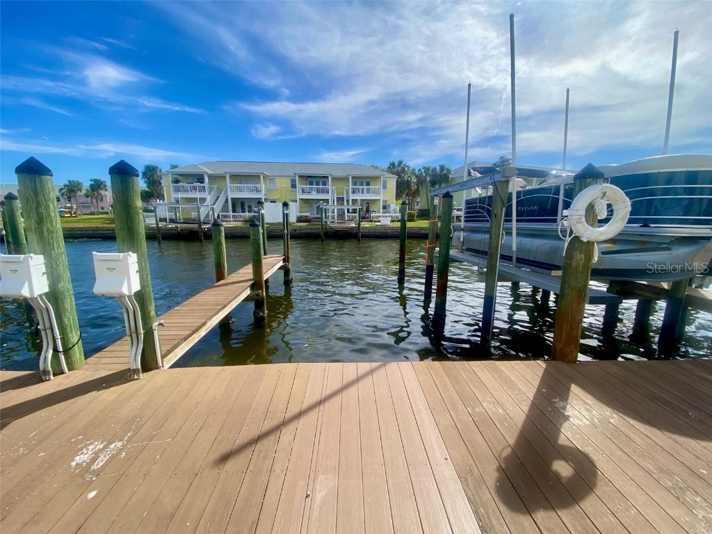 0 NE Beach Drive SE #95SS Saint Petersburg FL 33705 - TAMPA BAY CHANNEL TB8446304 image4