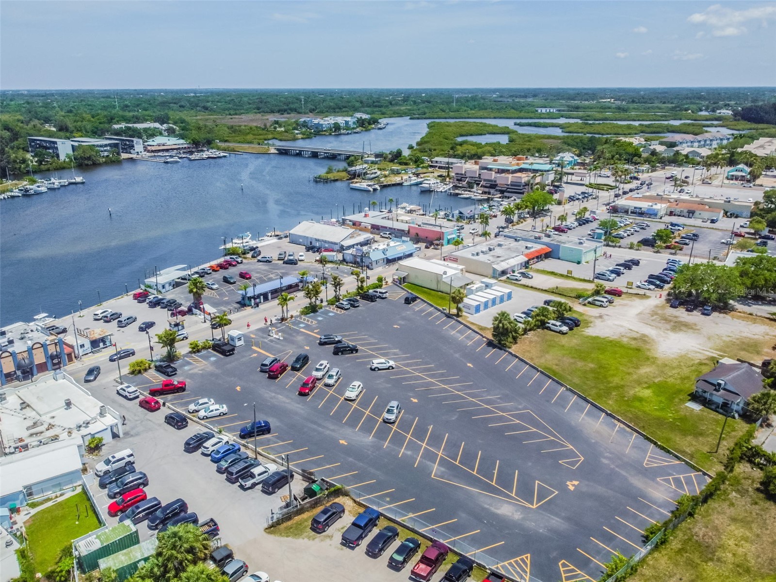 00 Athens Tarpon Springs FL 34689 U8199588 image2