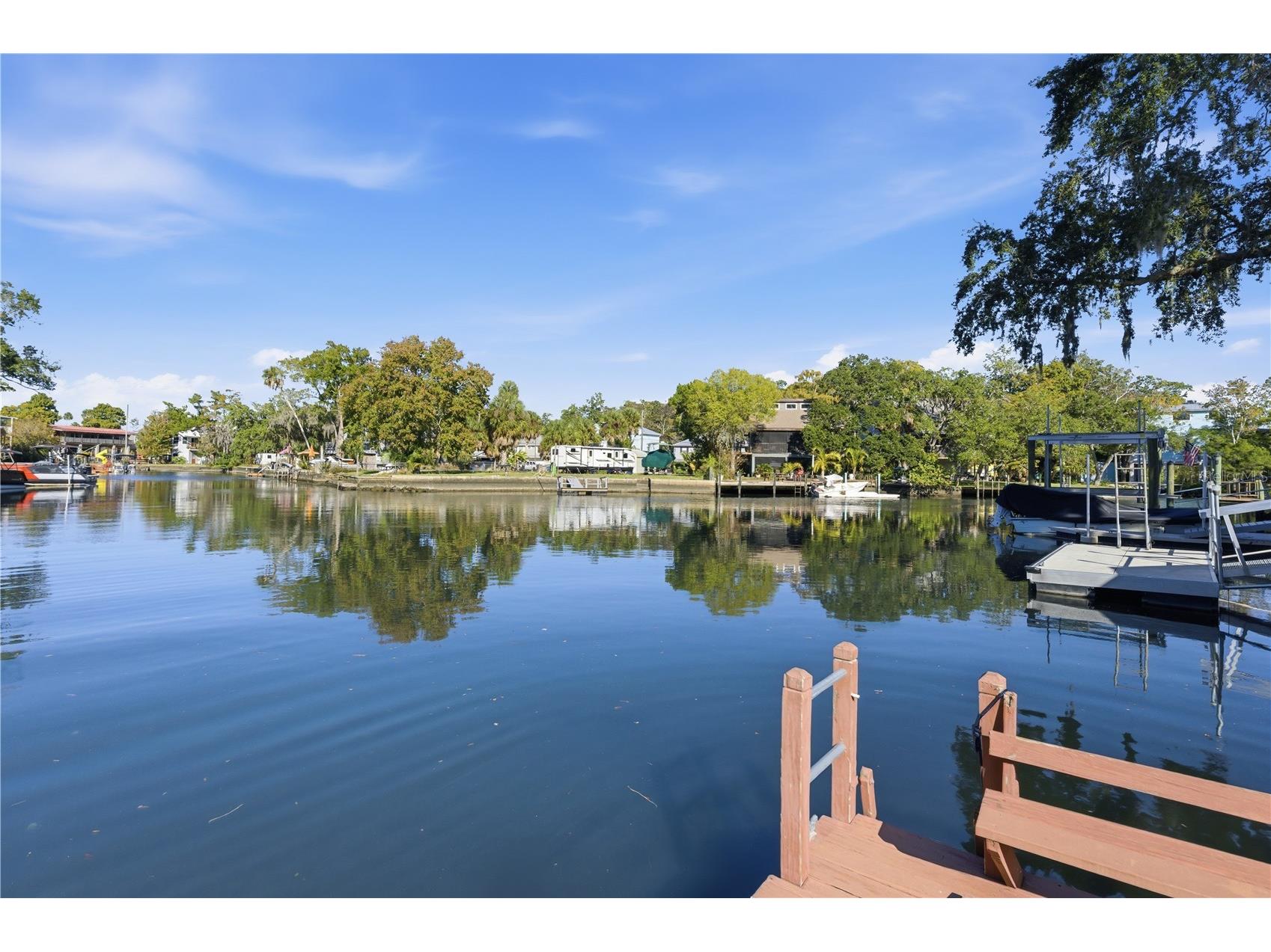00 Circle Drive Weeki Wachee FL 34607 - WEEKI WACHEE RIVER W7880772 image8