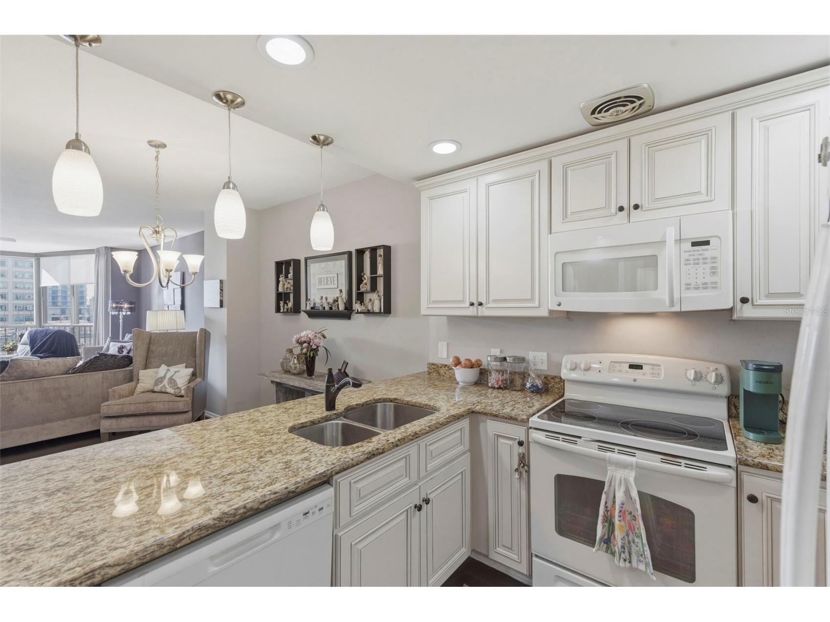 1 Beach Drive SE #1109 Saint Petersburg FL 33701 TB8478764 image2