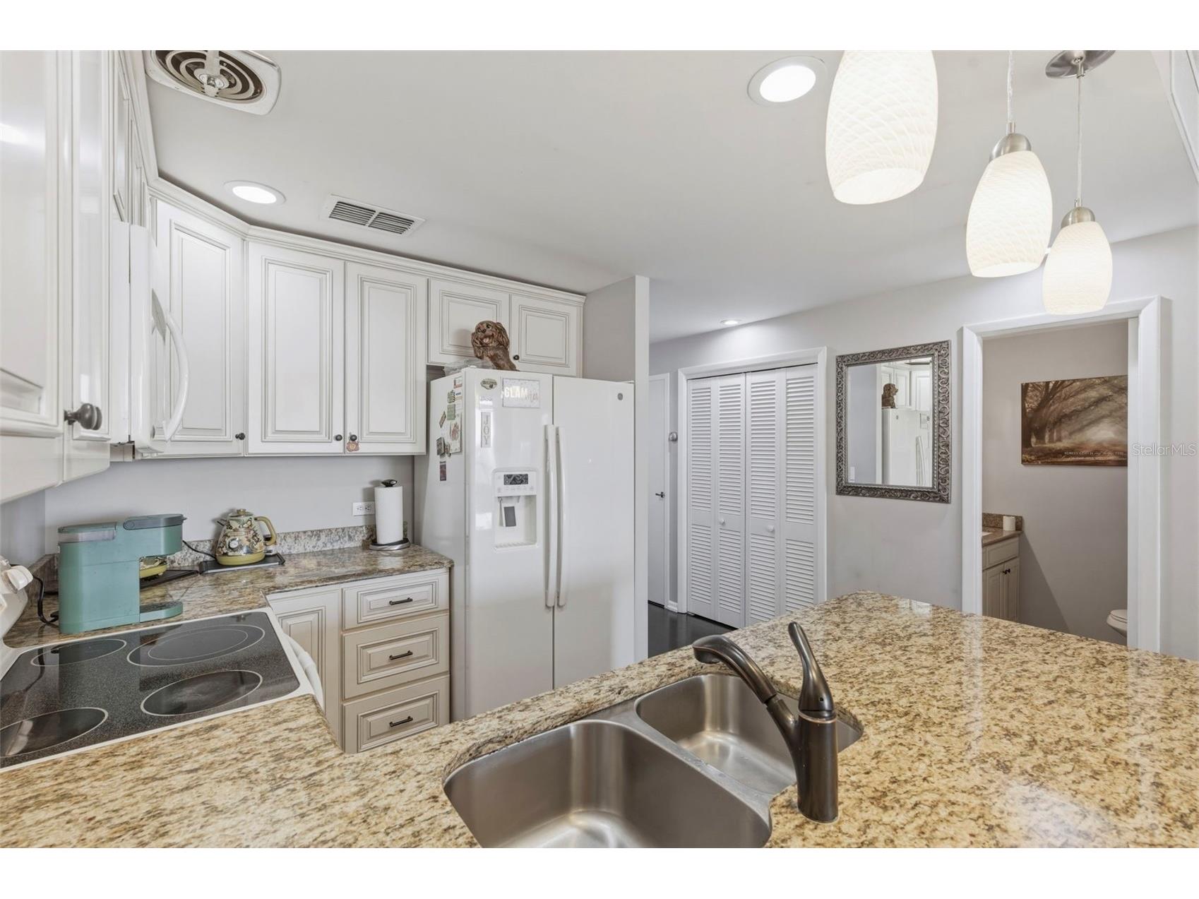 1 Beach Drive SE #1109 Saint Petersburg FL 33701 TB8478764 image6