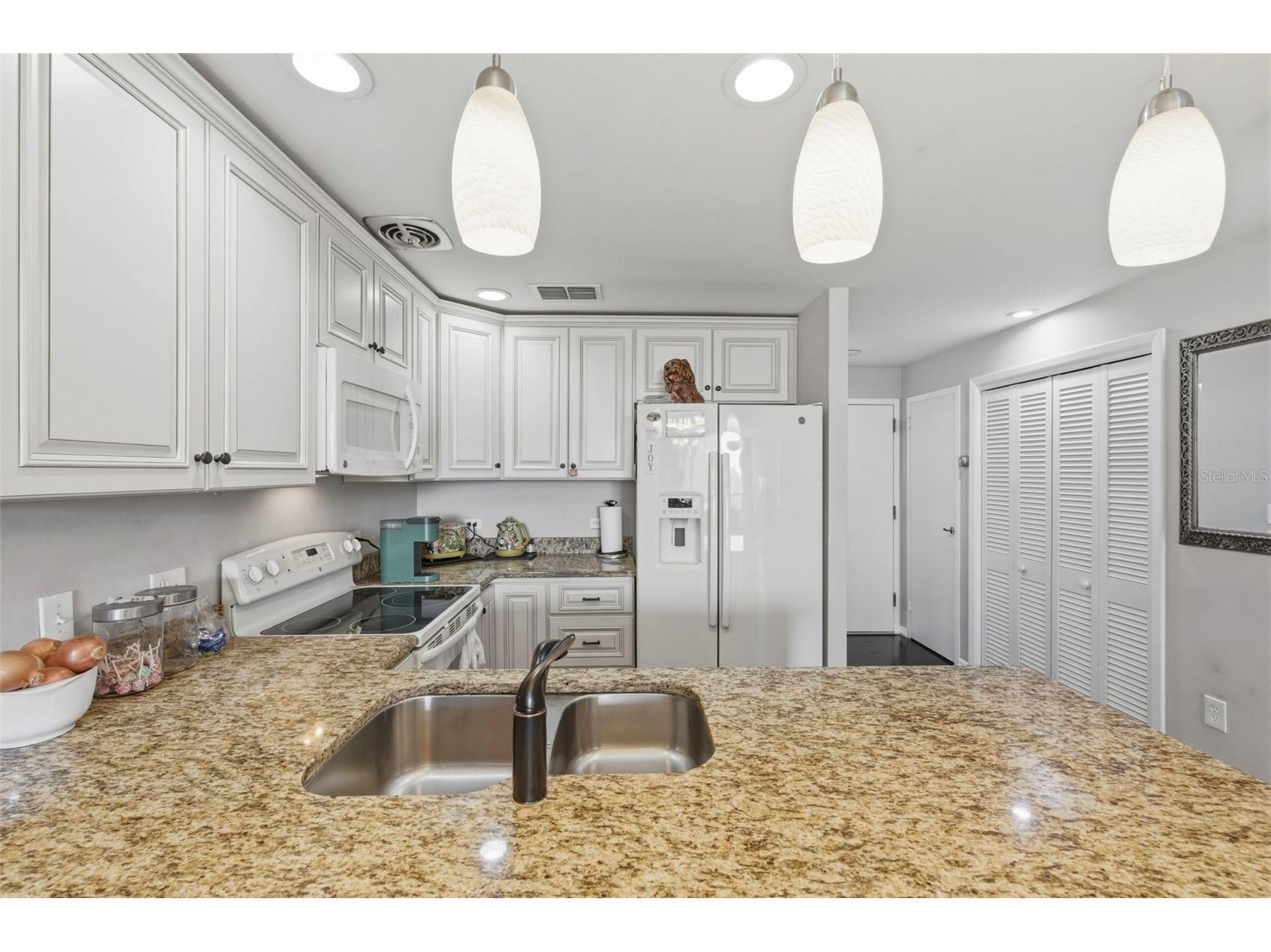 1 Beach Drive SE #1109 Saint Petersburg FL 33701 TB8478764 image7