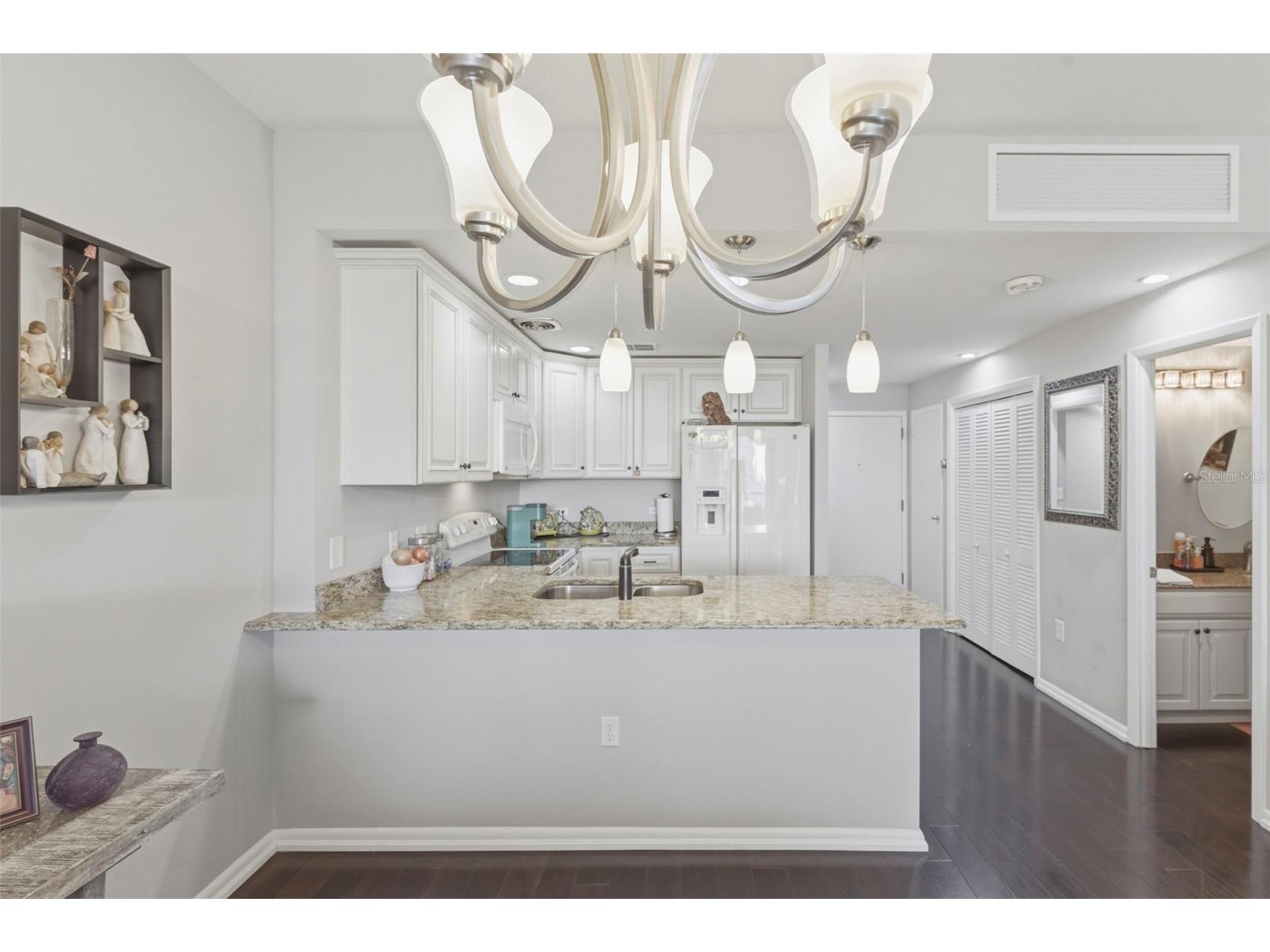 1 Beach Drive SE #1109 Saint Petersburg FL 33701 TB8478764 image8