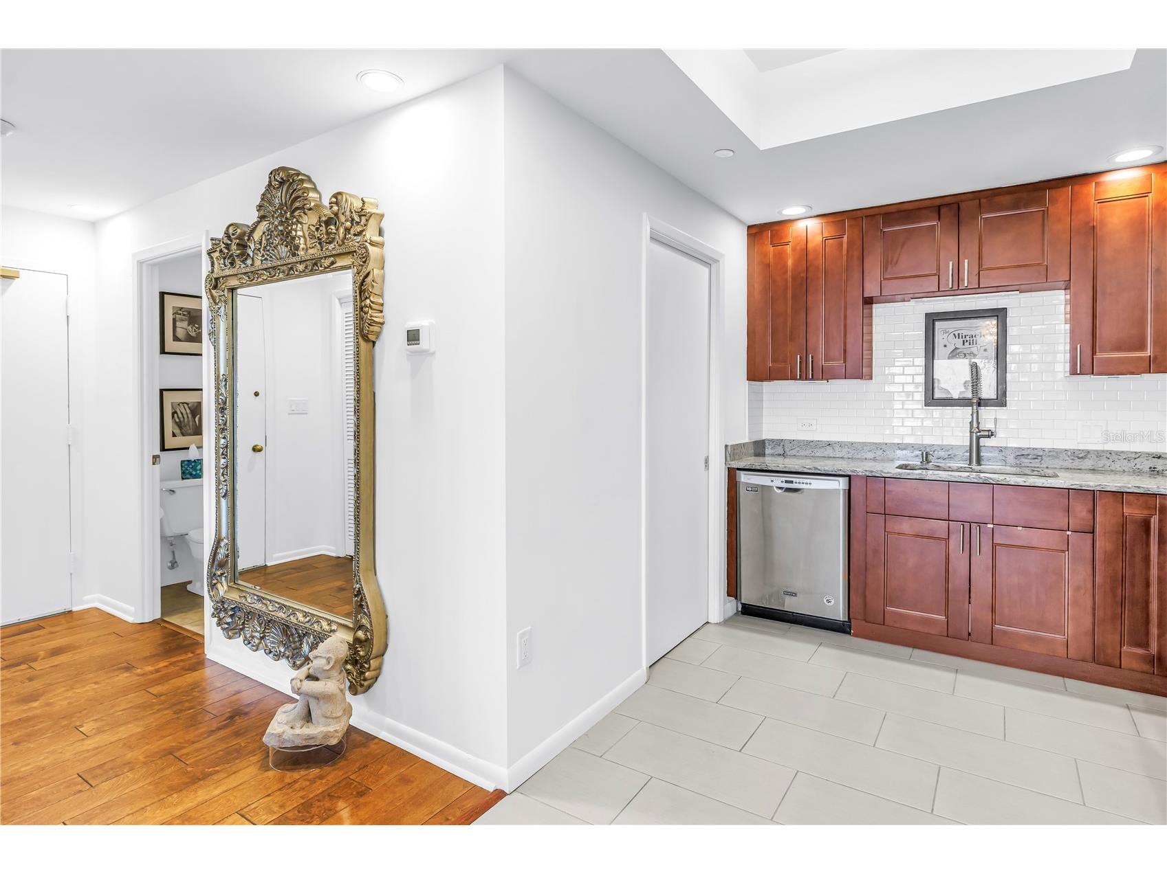 1 Beach Drive SE #1207 Saint Petersburg FL 33701 TB8501895 image6