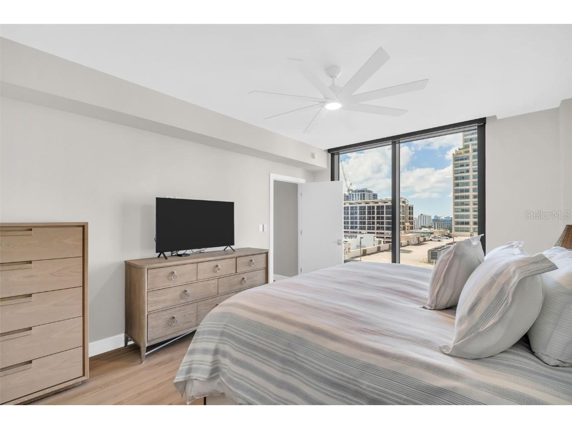 1 Beach Drive SE #1210 Saint Petersburg FL 33701 TB8446980 image21