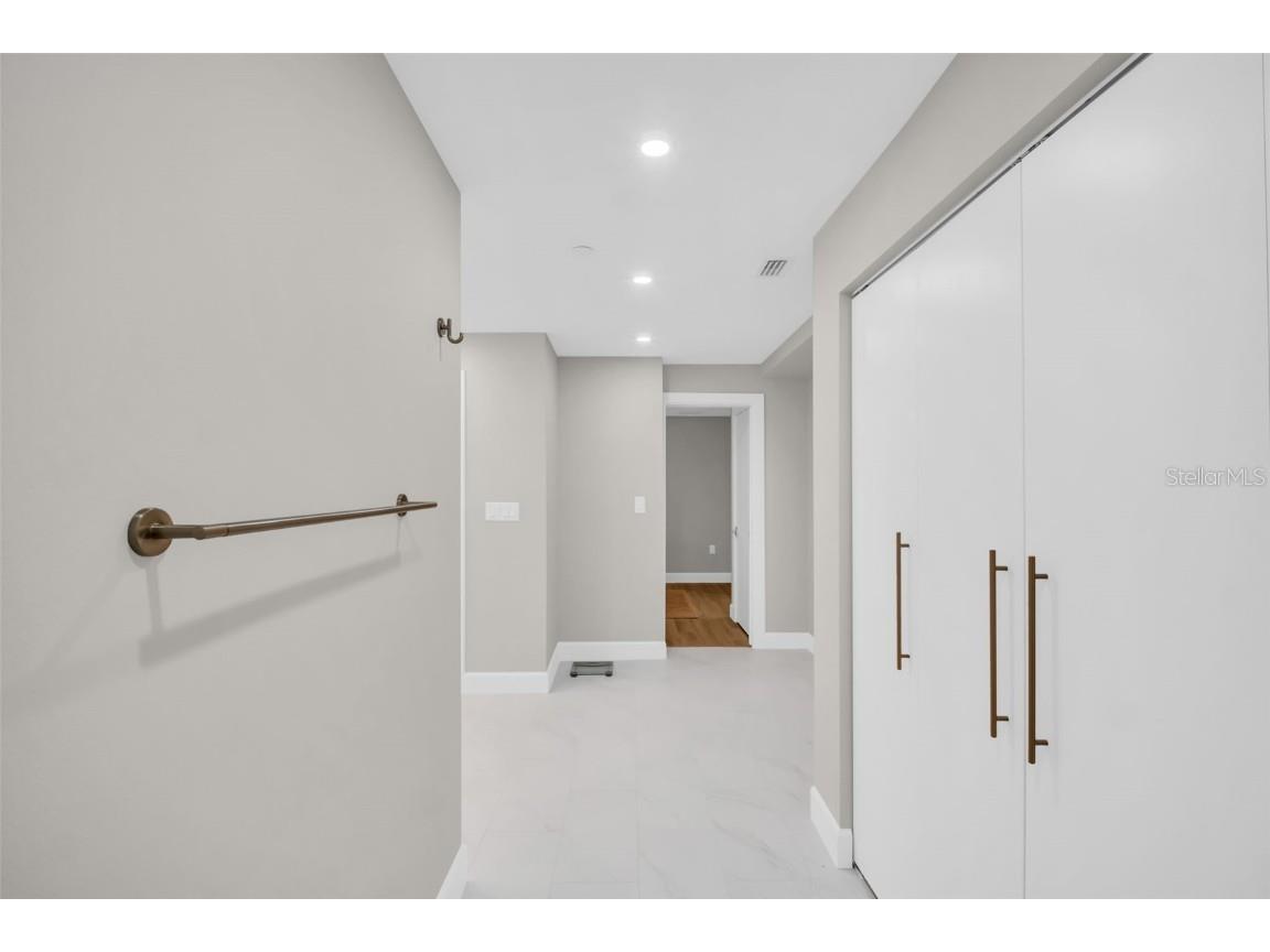 1 Beach Drive SE #1210 Saint Petersburg FL 33701 TB8446980 image24