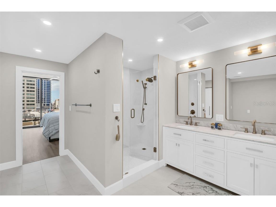 1 Beach Drive SE #1210 Saint Petersburg FL 33701 TB8446980 image25