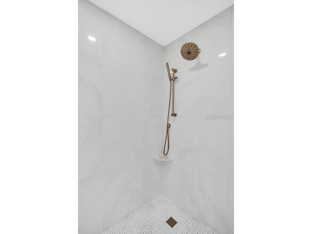 1 Beach Drive SE #1210 Saint Petersburg FL 33701 TB8446980 image28