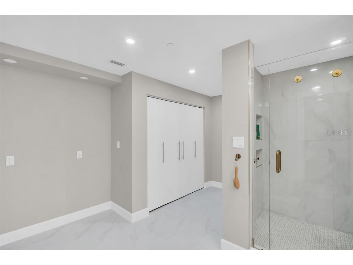 1 Beach Drive SE #1210 Saint Petersburg FL 33701 TB8446980 image29