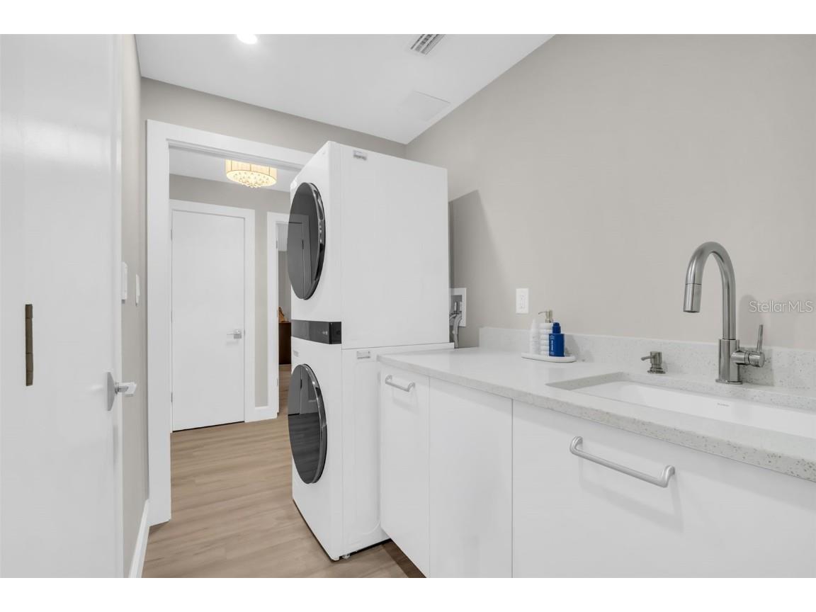 1 Beach Drive SE #1210 Saint Petersburg FL 33701 TB8446980 image35