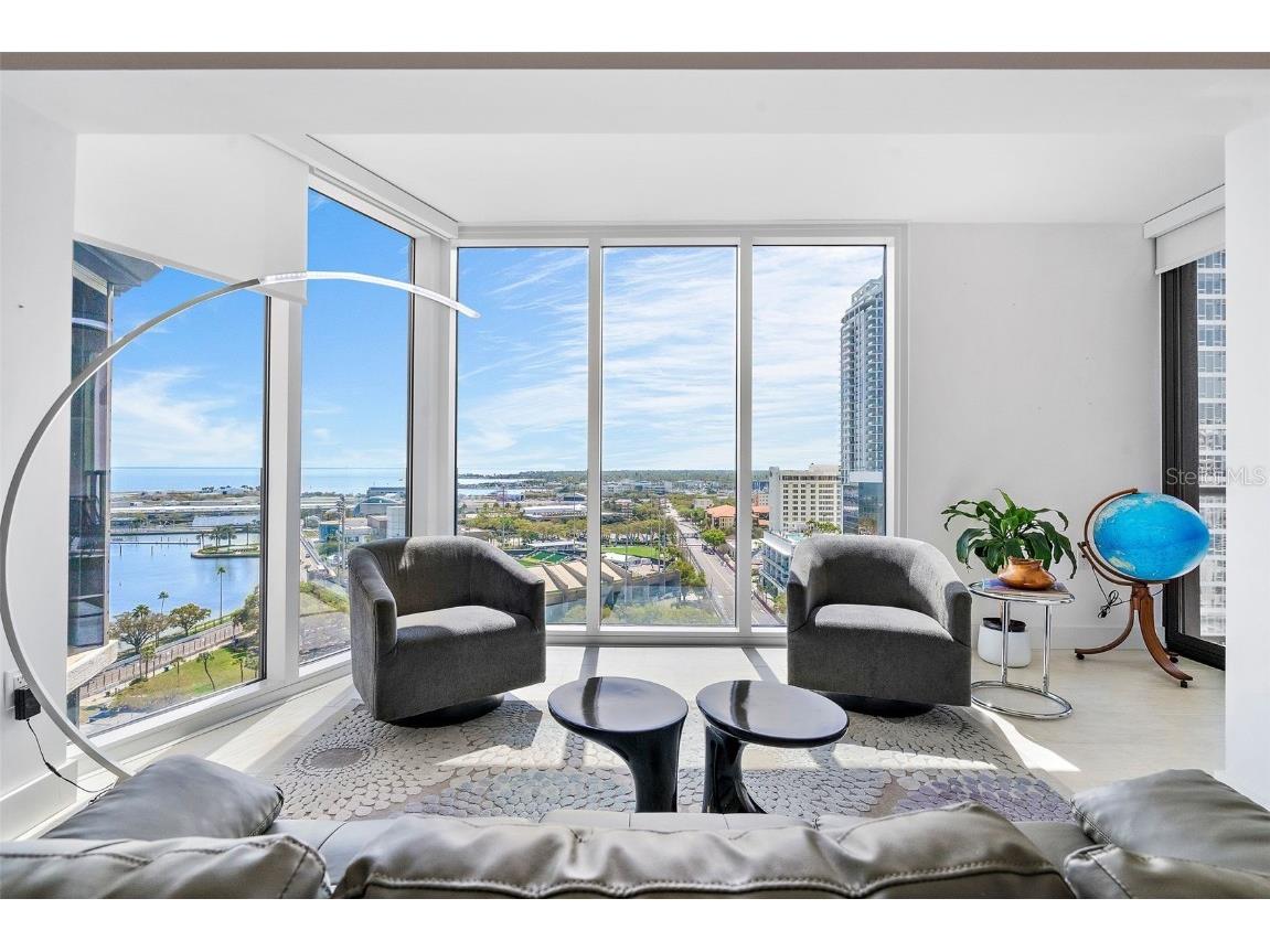 1 Beach Drive SE #1607 Saint Petersburg FL 33701 - TAMPA BAY U8233363 image1