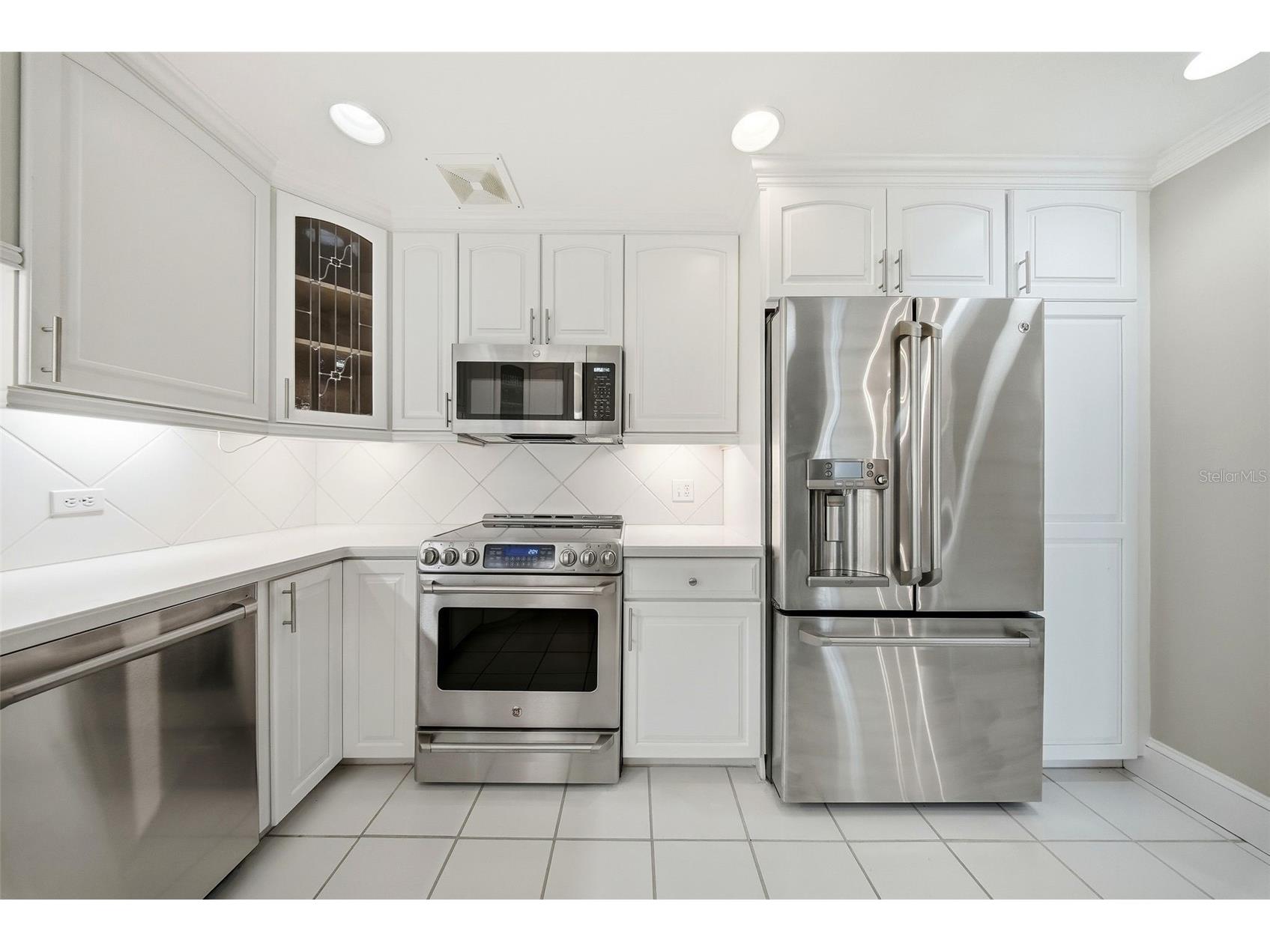 1 Beach Drive SE #1610 Saint Petersburg FL 33701 TB8461771 image14