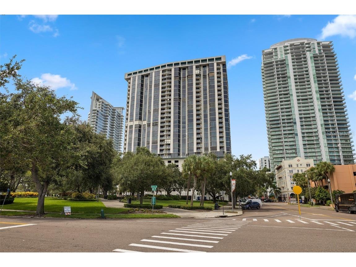 1 Beach Drive SE #1905 Saint Petersburg FL 33701 - TAMPA BAY U8214617 image1