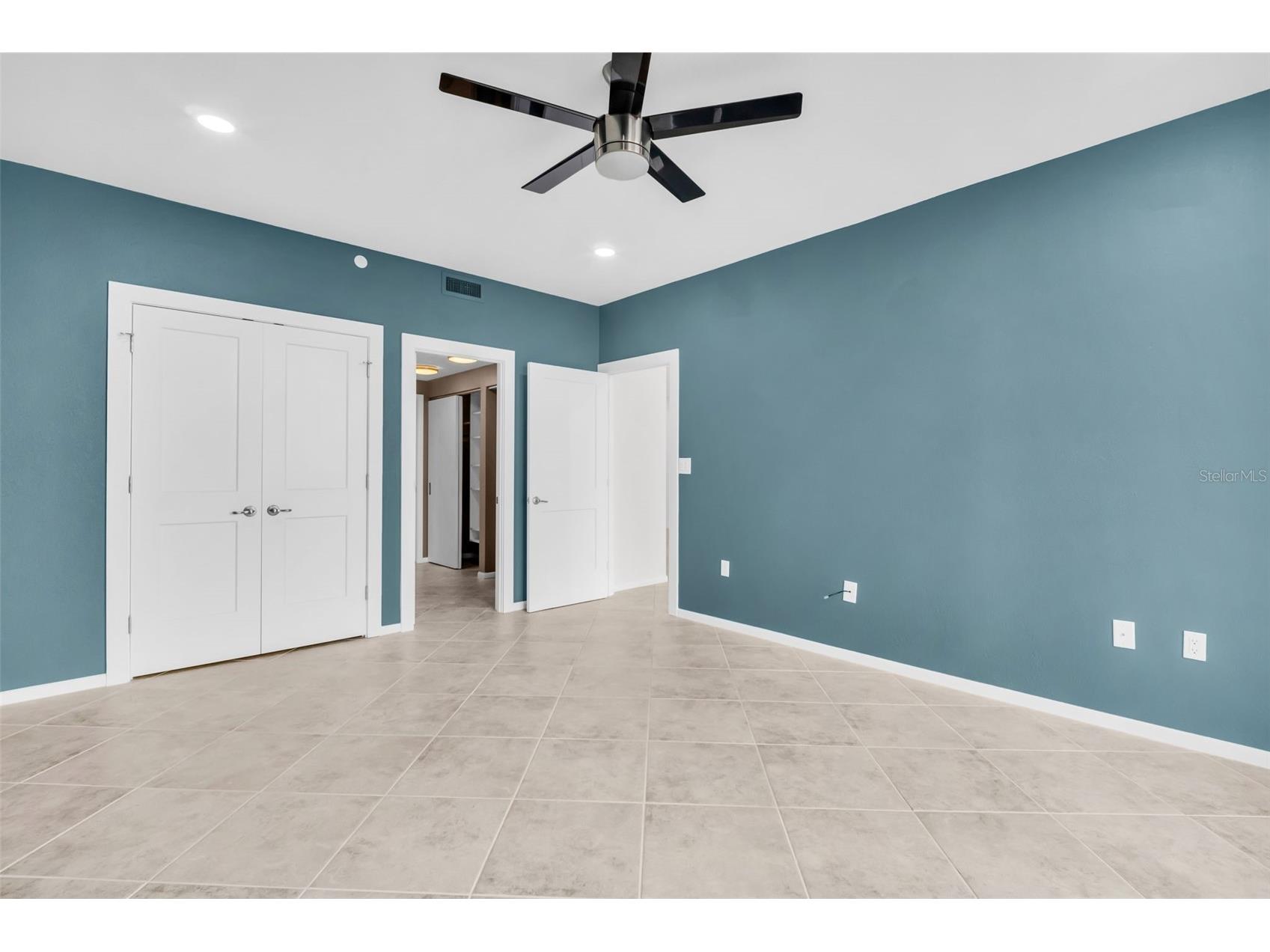 1 Beach Drive SE #1910 Saint Petersburg FL 33701 TB8465639 image15