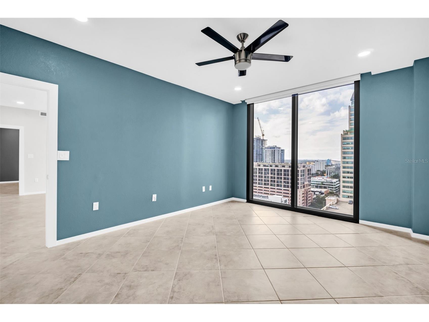 1 Beach Drive SE #1910 Saint Petersburg FL 33701 TB8465639 image18