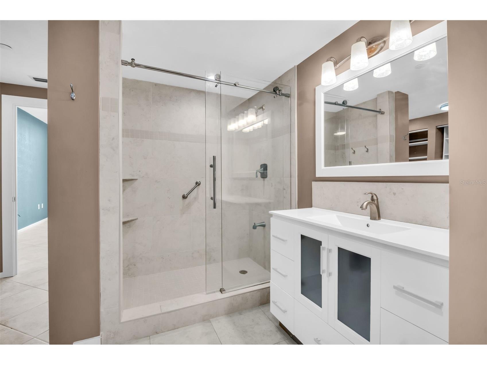 1 Beach Drive SE #1910 Saint Petersburg FL 33701 TB8465639 image20