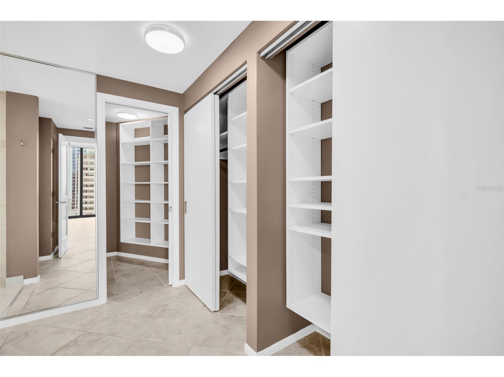 1 Beach Drive SE #1910 Saint Petersburg FL 33701 TB8465639 image23