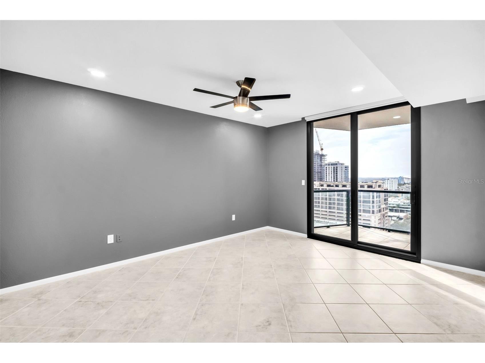 1 Beach Drive SE #1910 Saint Petersburg FL 33701 TB8465639 image24