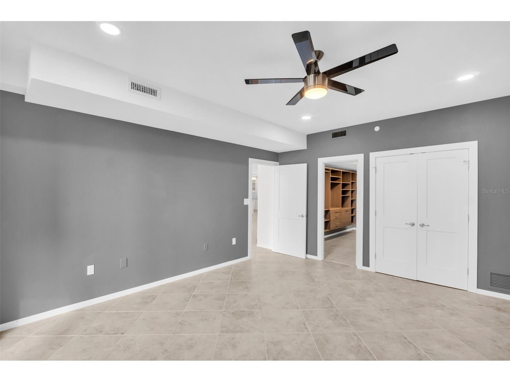 1 Beach Drive SE #1910 Saint Petersburg FL 33701 TB8465639 image25