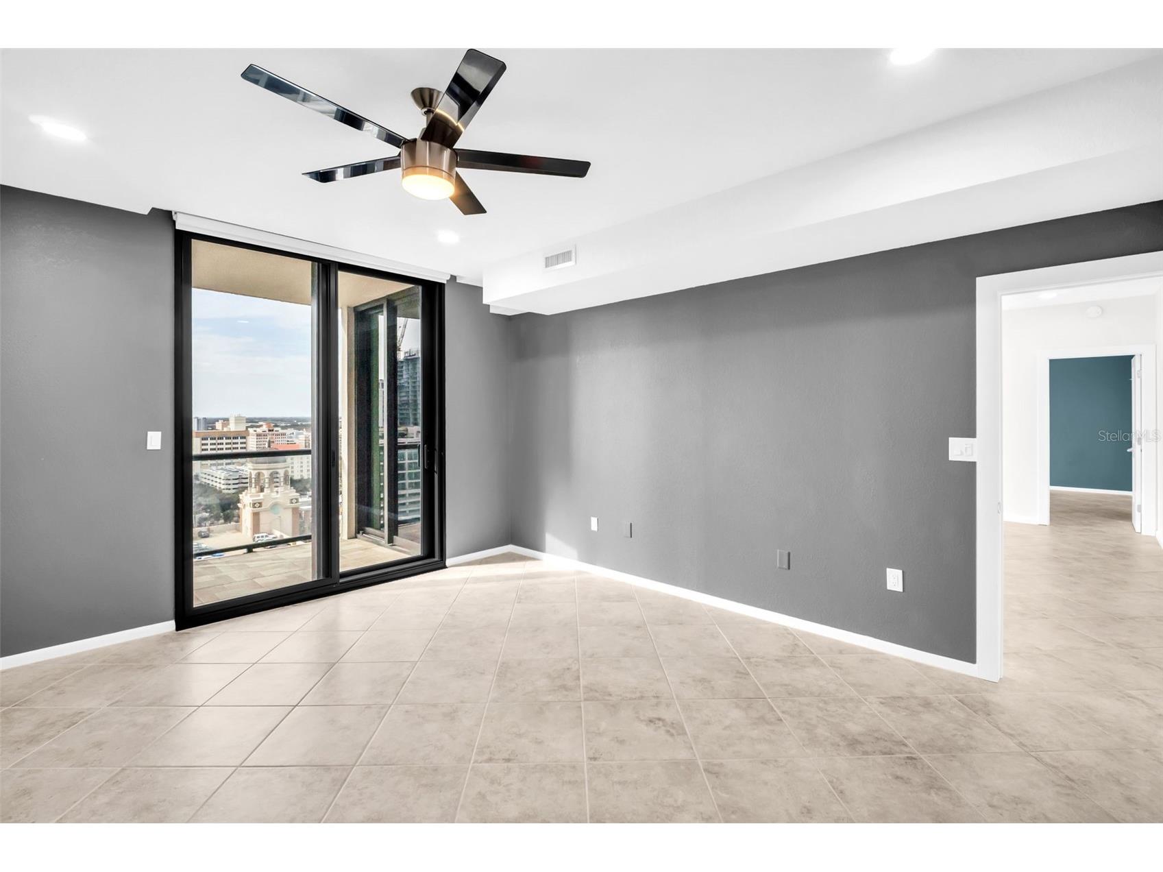 1 Beach Drive SE #1910 Saint Petersburg FL 33701 TB8465639 image26