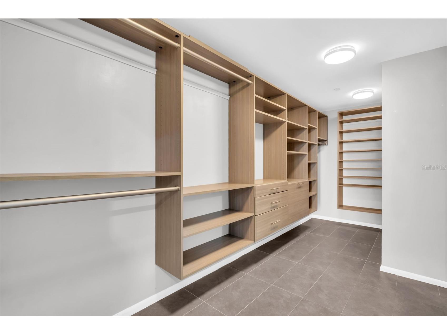 1 Beach Drive SE #1910 Saint Petersburg FL 33701 TB8465639 image27