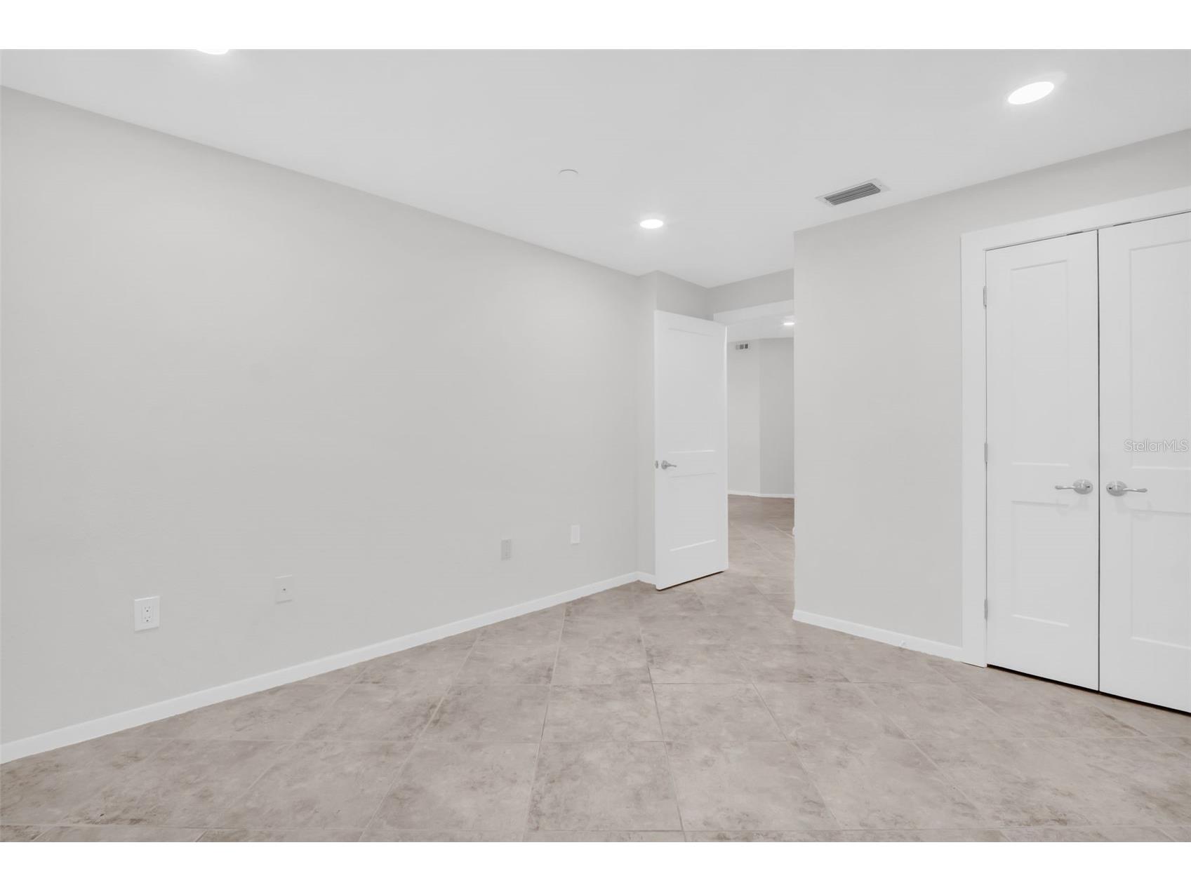 1 Beach Drive SE #1910 Saint Petersburg FL 33701 TB8465639 image30