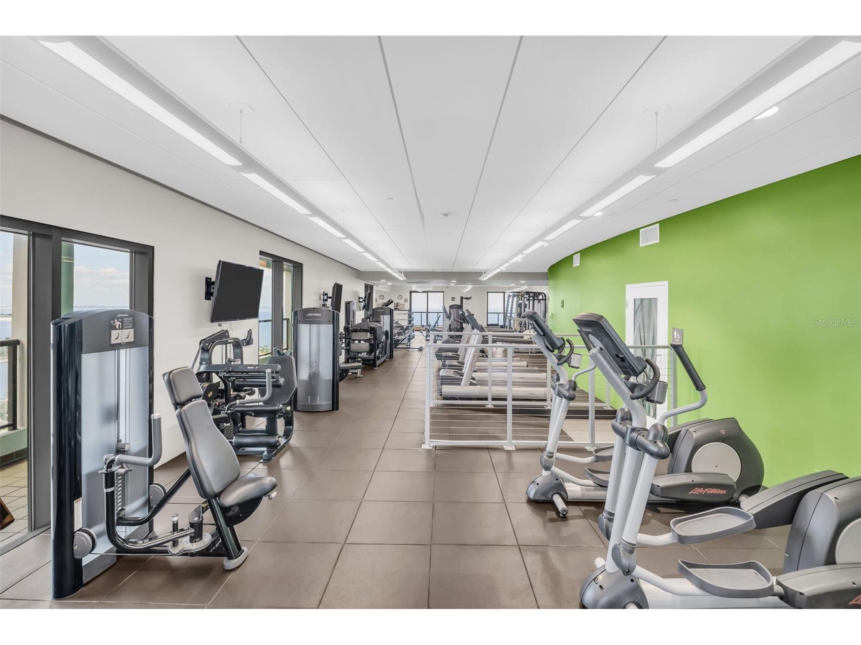 1 Beach Drive SE #1910 Saint Petersburg FL 33701 TB8465639 image40