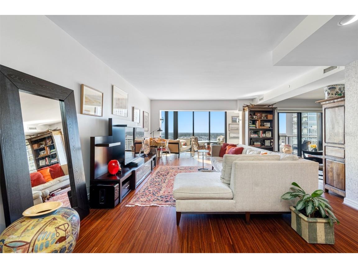 1 Beach Drive SE #2007 Saint Petersburg FL 33701 - TAMPA BAY TB8315555 image12