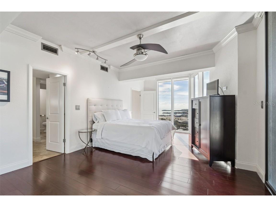 1 Beach Drive SE #2008 Saint Petersburg FL 33701 TB8453975 image24