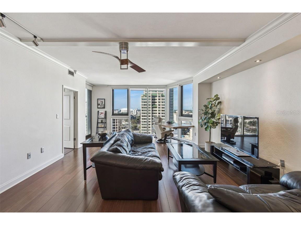 1 Beach Drive SE #2008 Saint Petersburg FL 33701 TB8453975 image3